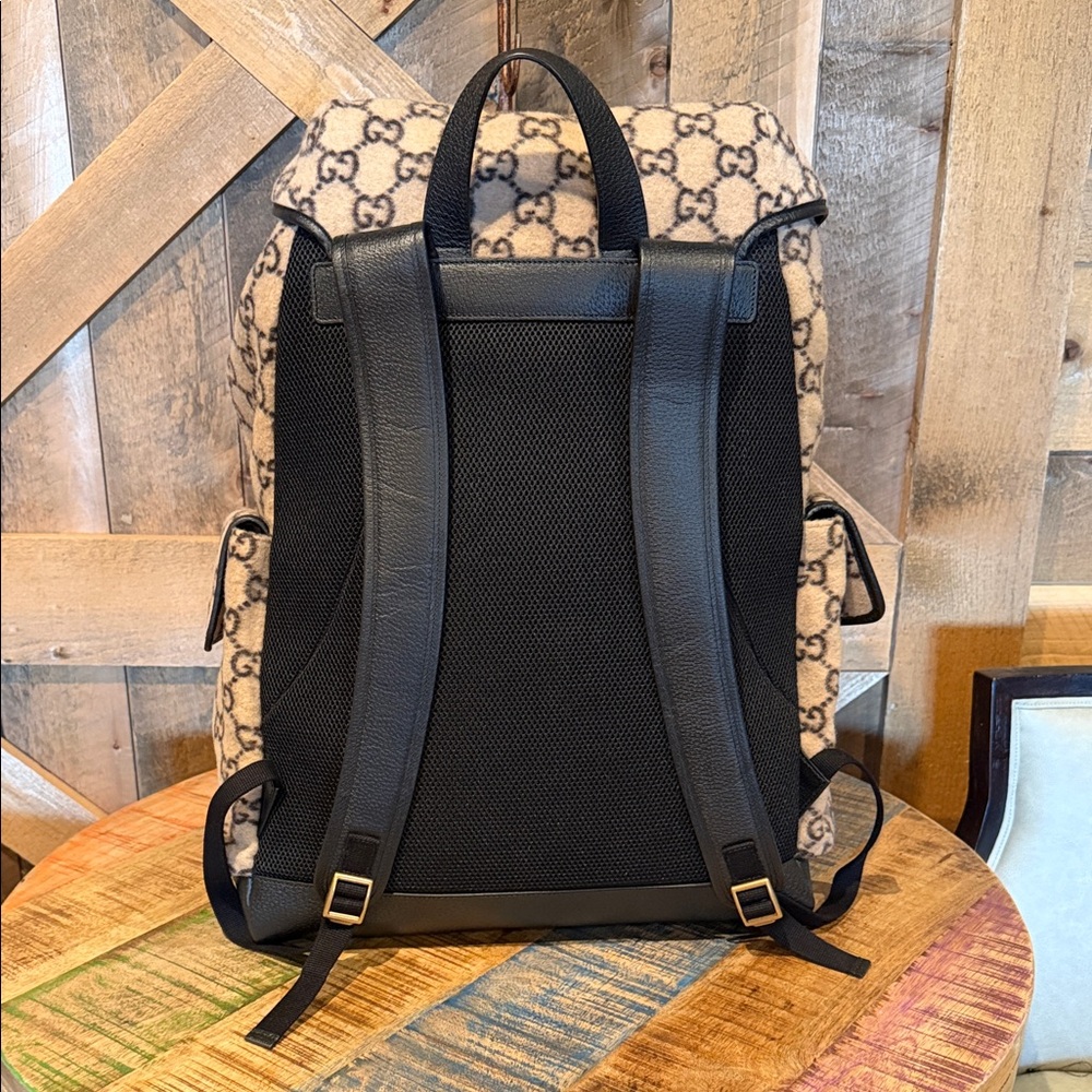Gucci Beige and Black GG Pattern Wool large Men's Double Buckle Backpack - Picture 4 of 7